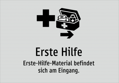 Erste Hilfe - Erste-Hilfe-Material befindet sich am Eingang.