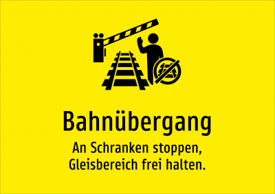 Bahnübergang - An Schranken stoppen, Gleisbereich frei halten.
