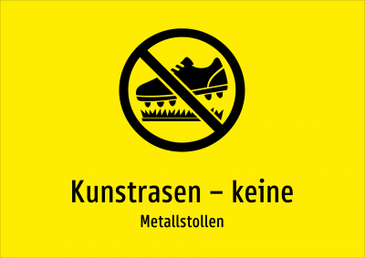 Kunstrasen – keine - Metallstollen