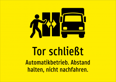 Tor schließt - Automatikbetrieb. Abstand halten, nicht nachfahren.