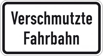 Verschmutzte Fahrbahn 